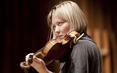 Alina Ibragimova, Solistin Violine